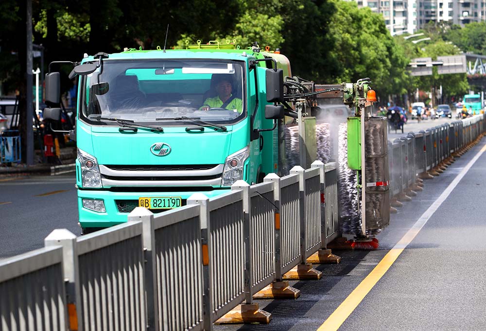 道路清掃的成本如何分配和影響城市預算？